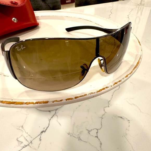 Men’s Ray Ban Sunglasses - Picture 7 of 7